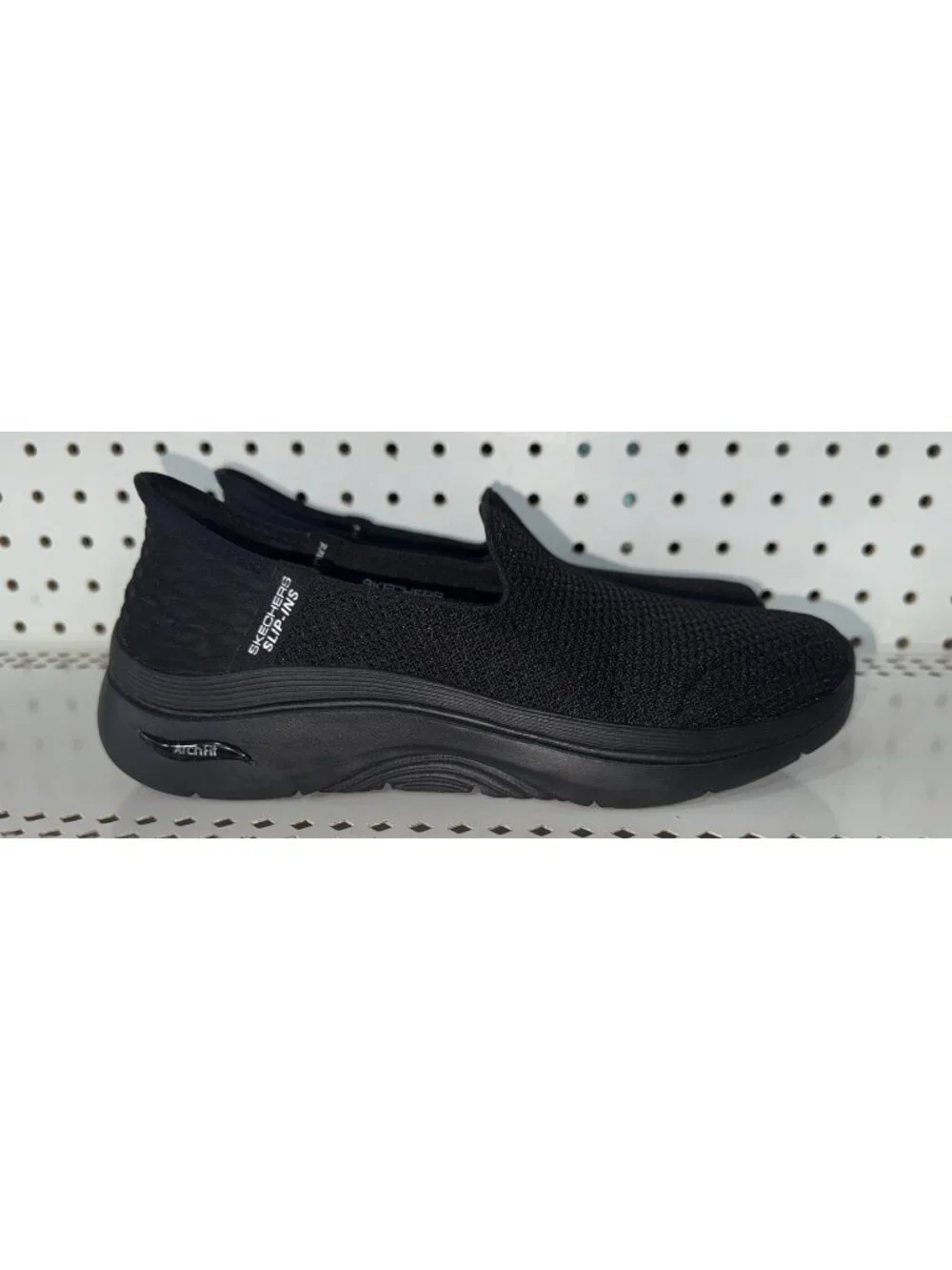 Skechers Go Walk Arch Fit 2.0 Delara Womens Slip On Shoes Size 7.5 WIDE Black
